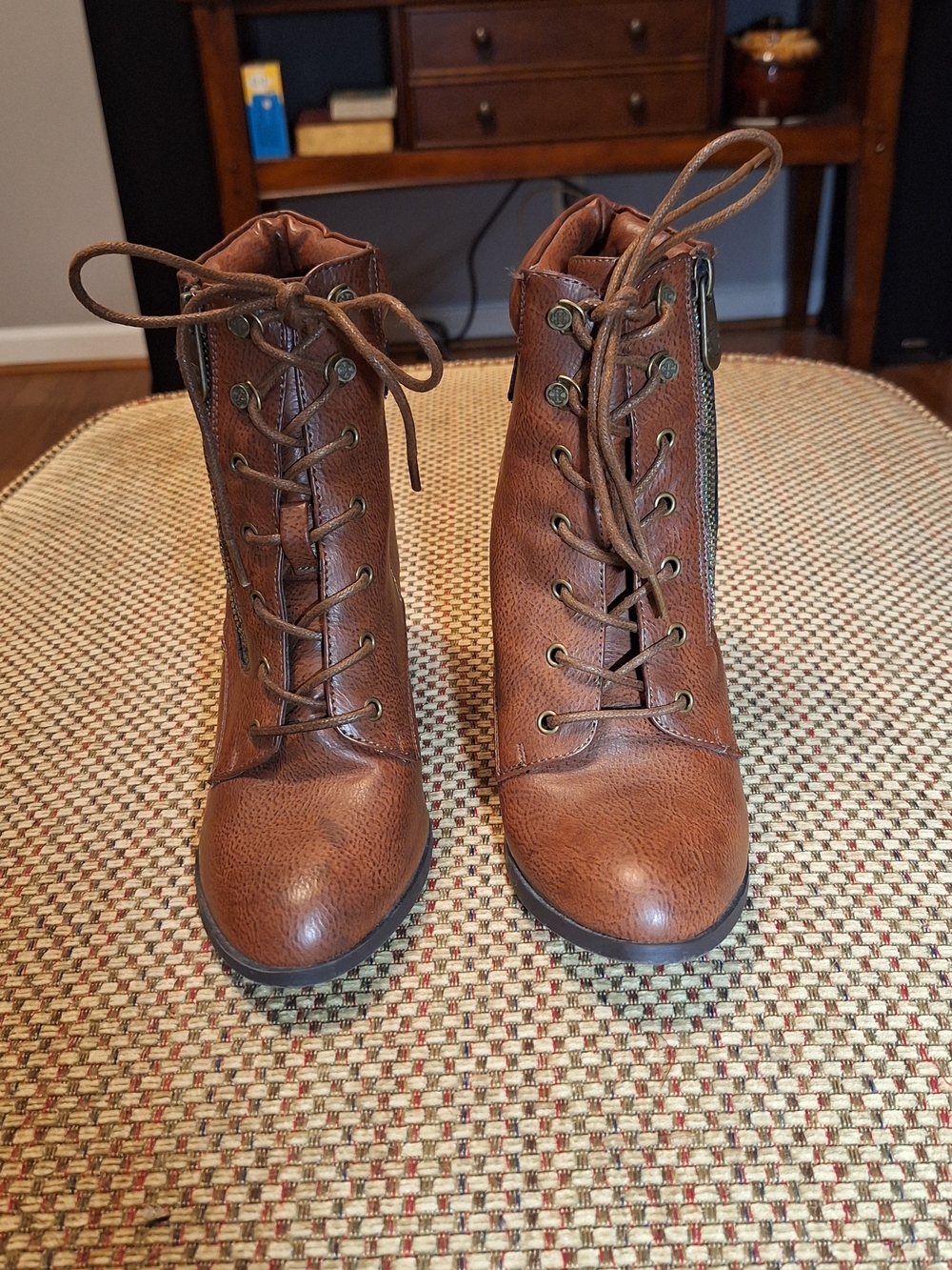 Daisy Fuentes Brown Lace-Up Stacked Heels Ankle Boots